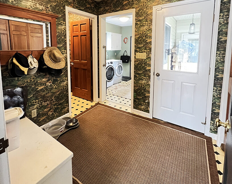 27-Mudroom1