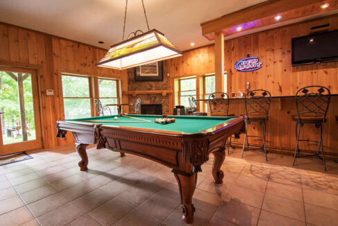 24-Pool Table-Bar