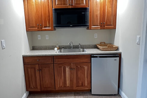 35BR5-Kitchenette